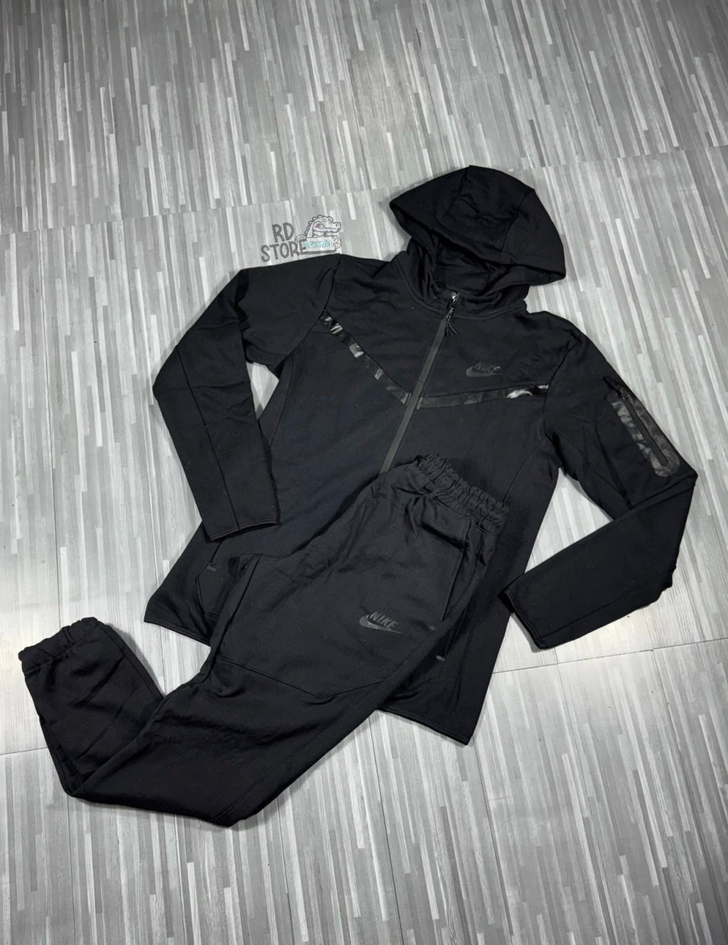 CONJUNTO NIKE TECH FLEECE ( PRETO )