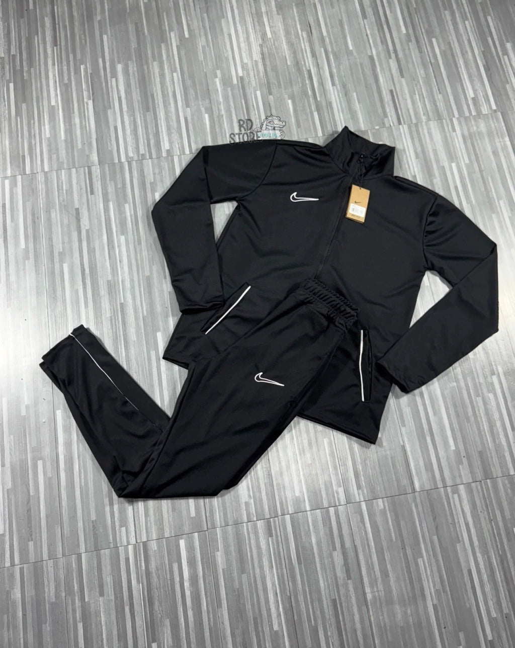 CONJUNTO NIKE DRI-FIT 21 ( PRETO c/ BRANCO )
