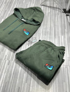 CONJUNTO NIKE CLUB PATCH FLEECE ( VERDE )