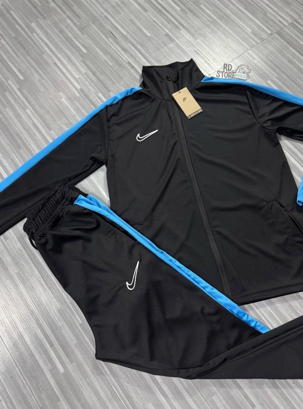 CONJUNTO NIKE DRI-FIT ( PRETO c/ AZUL )