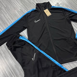 CONJUNTO NIKE DRI-FIT ( PRETO c/ AZUL )