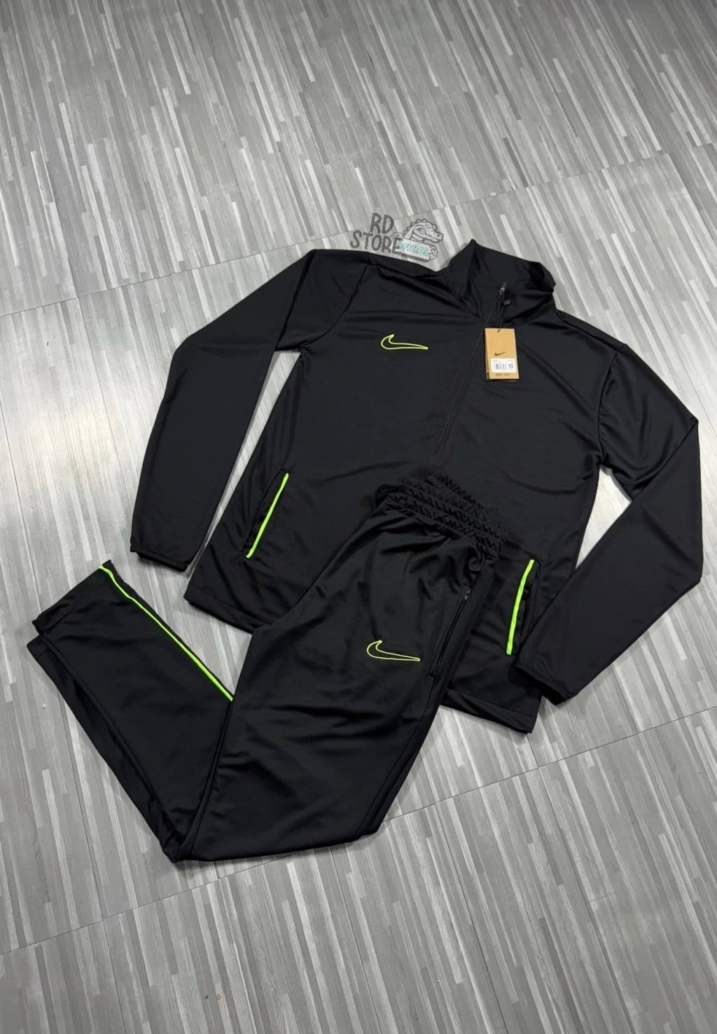 CONJUNTO NIKE DRI-FIT ( PRETO c/ VERDE )