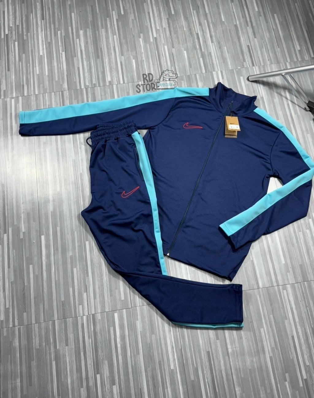 CONJUNTO NIKE DRI-FIT ( AZUL ESCURO c/ AZUL BEBÊ )