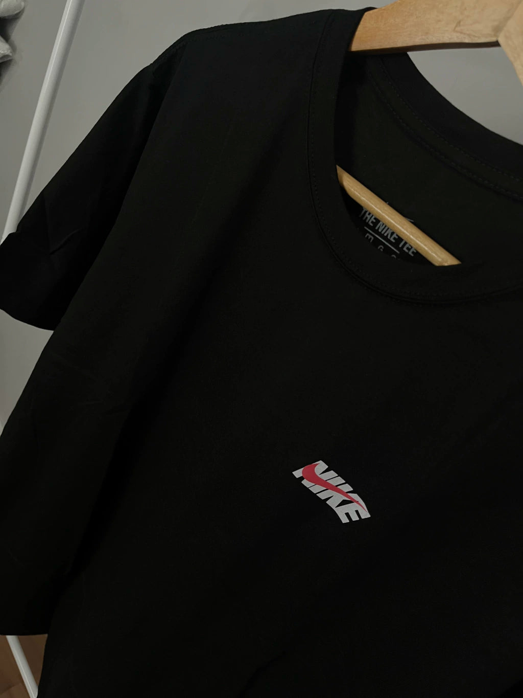 CAMISETA NIKE BASIC (OVERSIZED)