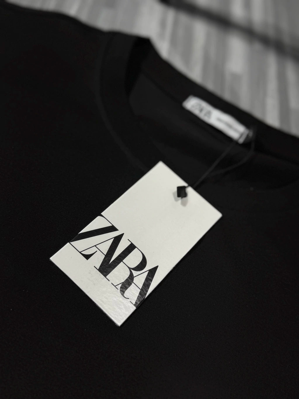 CAMISETA BÁSICA ZARA ( PRETO )