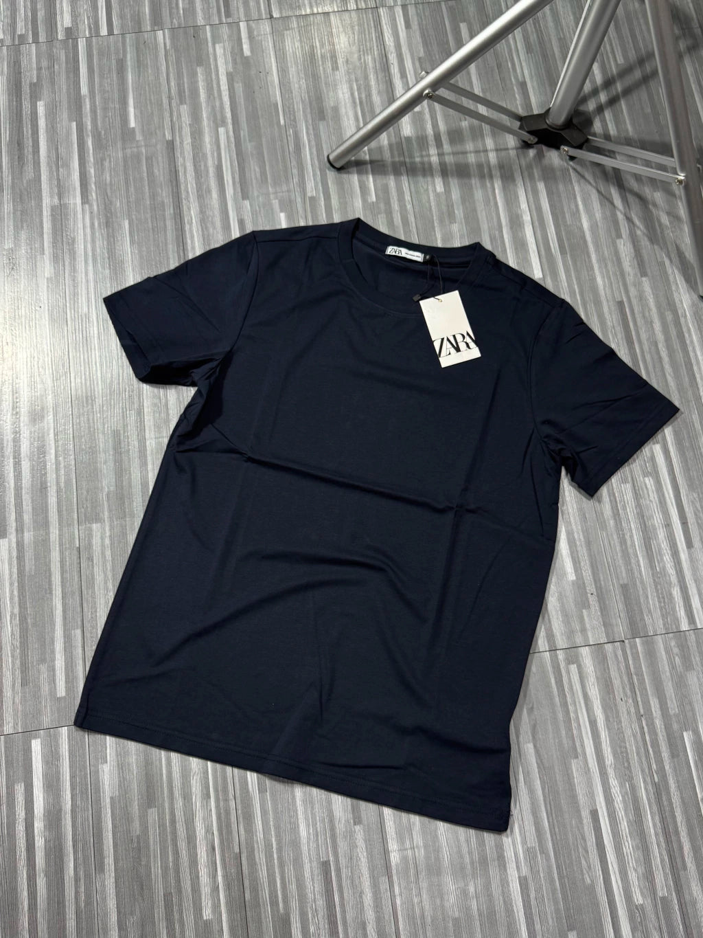 CAMISETA BÁSICA ZARA ( AZUL MARINHO )