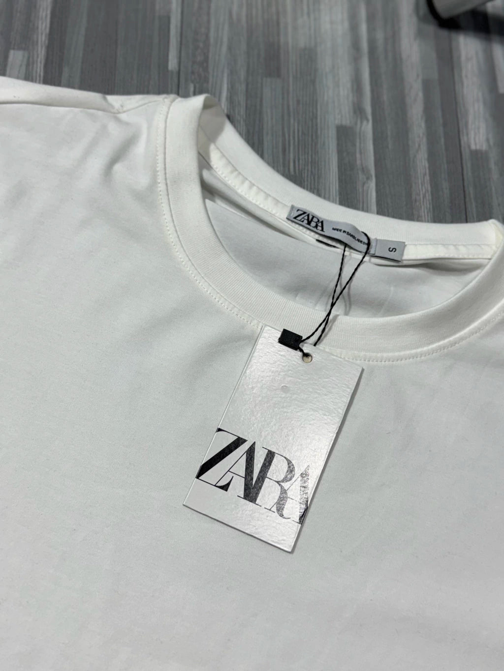 CAMISETA BÁSICA ZARA ( OFF-WHITE )
