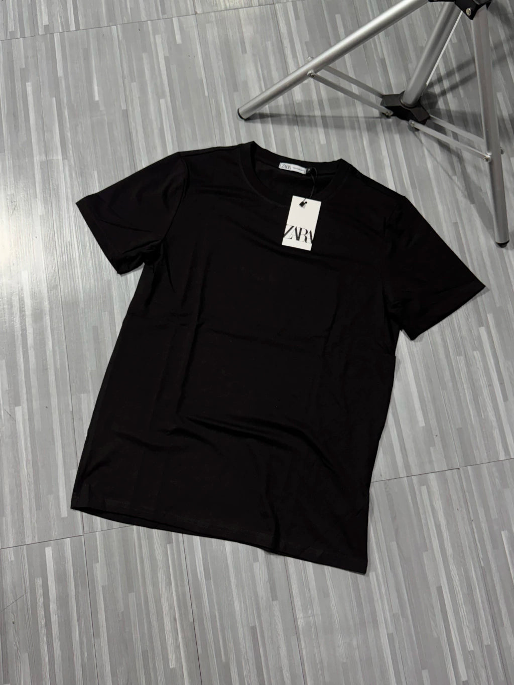 CAMISETA BÁSICA ZARA ( PRETO )