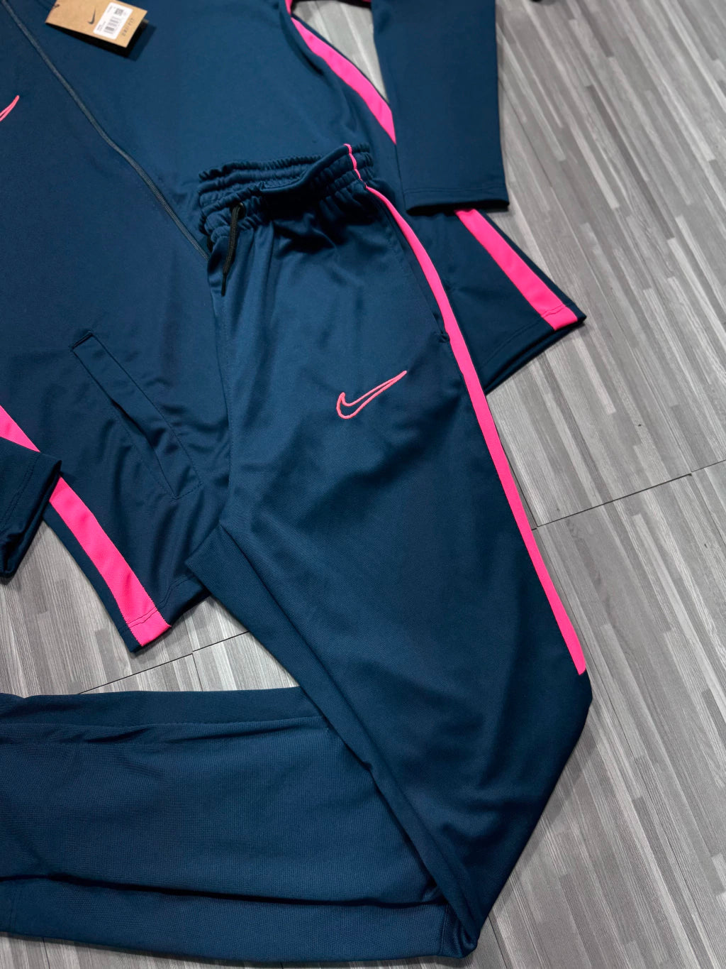 CONJUNTO NIKE DRI-FIT 2025 ( AZUL c/ ROSA )