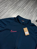 CONJUNTO NIKE DRI-FIT 2025 ( AZUL c/ ROSA )