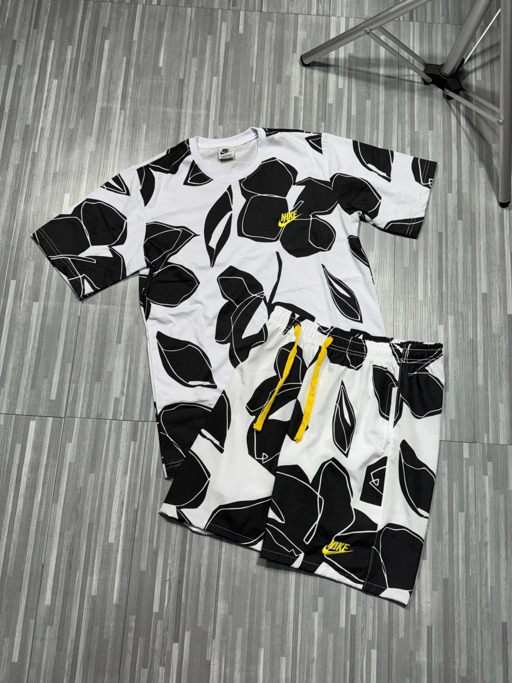 CONJUNTO NIKE FLORAL