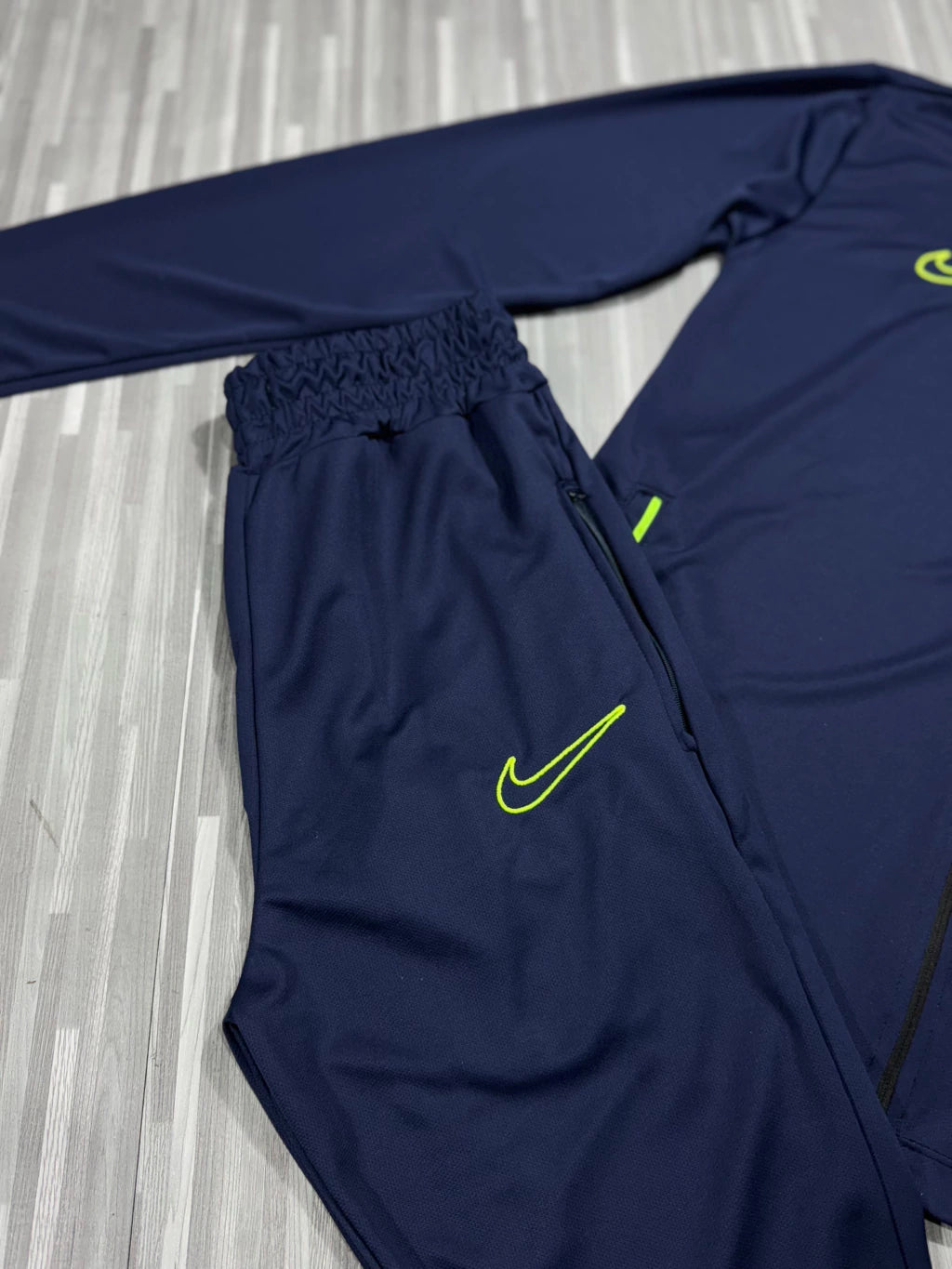 CONJUNTO NIKE DRI-FIT ( AZUL c/ VERDE NEON )