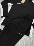 CONJUNTO NIKE DRI-FIT 23 ( PRETO c/ BRANCO )
