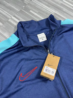 CONJUNTO NIKE DRI-FIT ( AZUL ESCURO c/ AZUL BEBÊ )