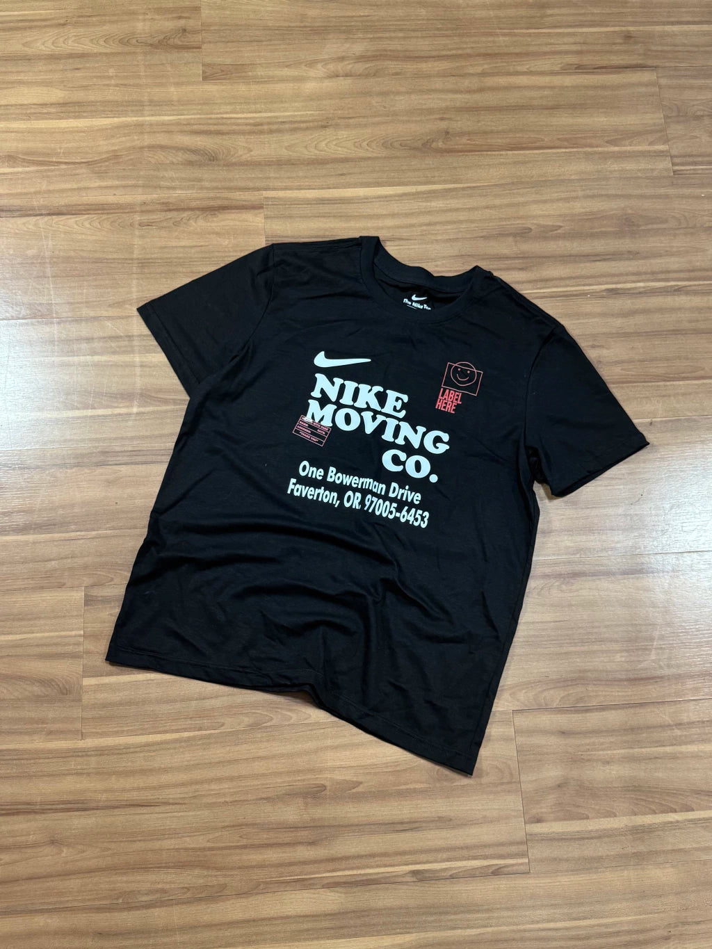 CAMISETA NIKE LABEL HERE